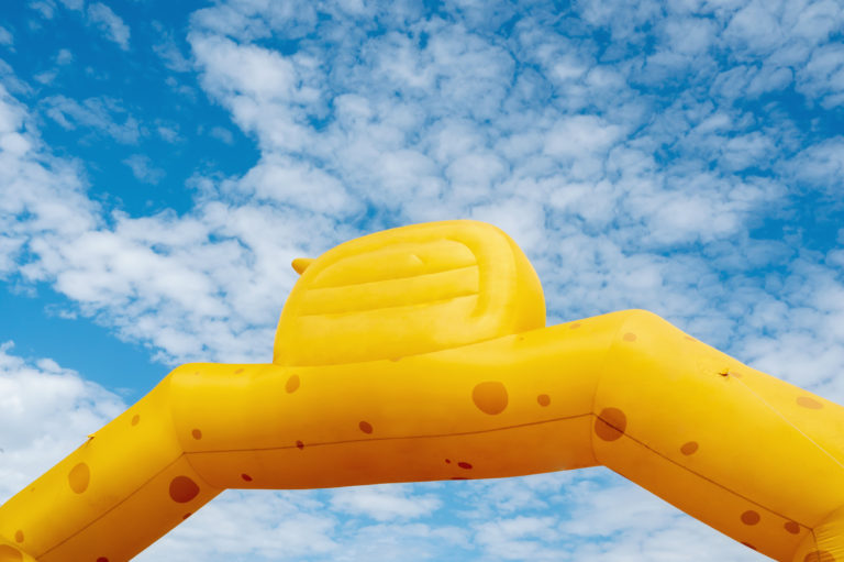 Arche gonflable, un support publicitaire personnalisable et impactant